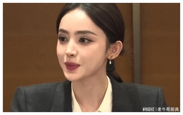 被央视镜头下的娜扎美到了“裹”得严严实实却惊艳全场(图6)