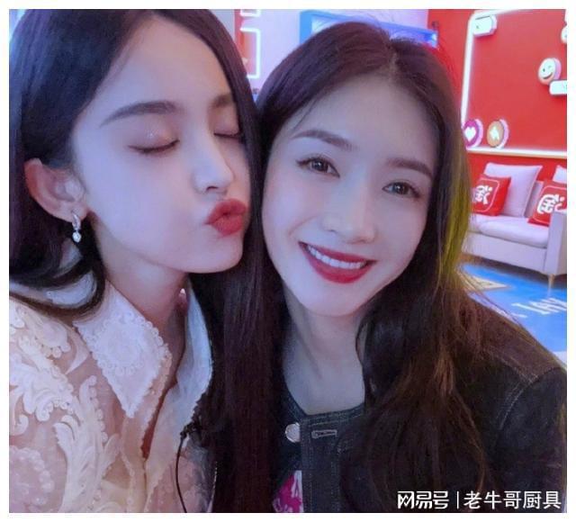 被央视镜头下的娜扎美到了“裹”得严严实实却惊艳全场(图18)