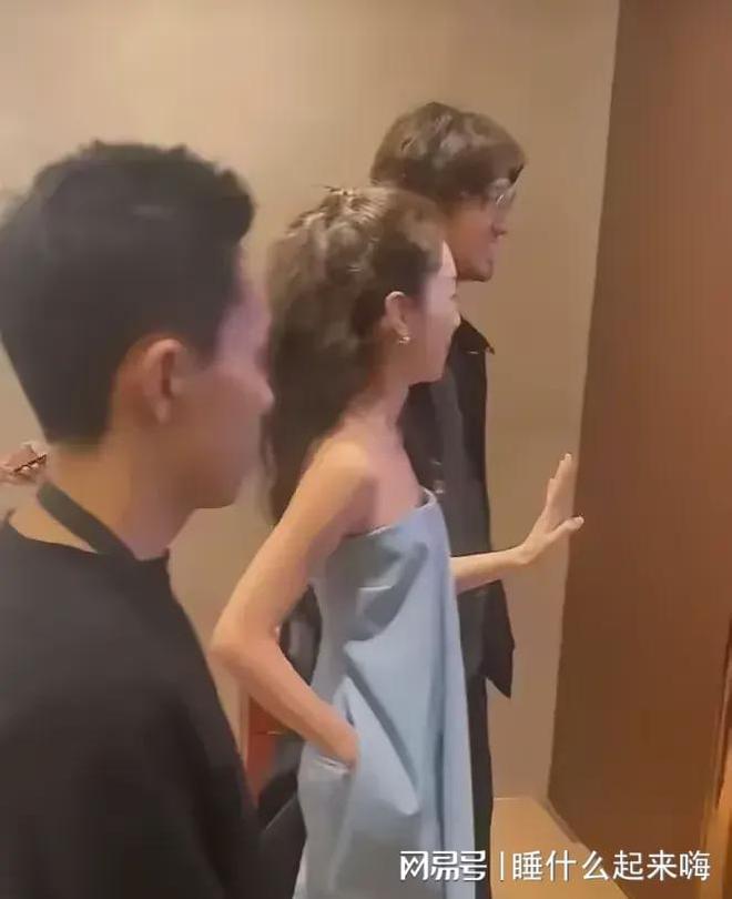 无滤镜大变样虞书欣似胖头鱼任达华太秃然金喜善行走的铜像(图7)