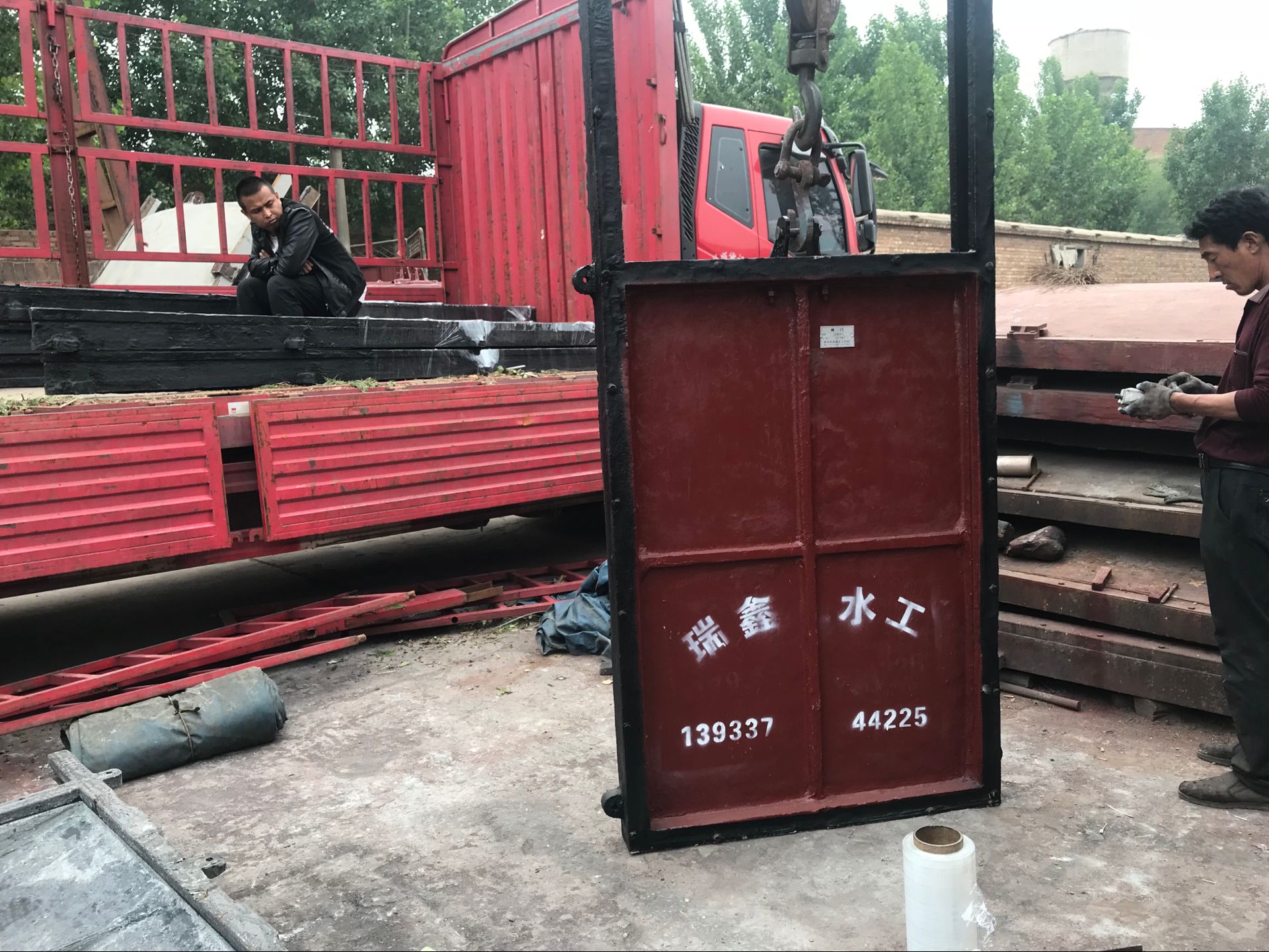 南阳附壁式铸铁闸门按图纸生产加工(图4)