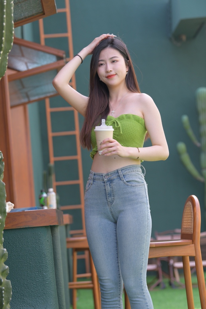 免费区国精产品少女