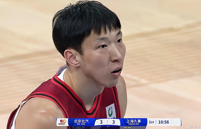 王哲林缺阵洛夫顿目前4+3血布10+3上海男篮大战北京！(图2)