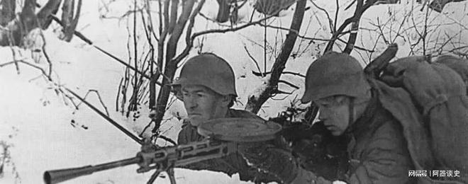 胜利武器都受苏军士兵欢迎？不尽然例如德普机枪就是例外！(图5)