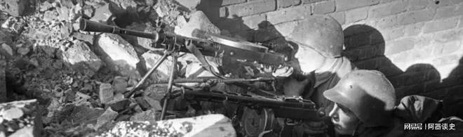 胜利武器都受苏军士兵欢迎？不尽然例如德普机枪就是例外！(图7)