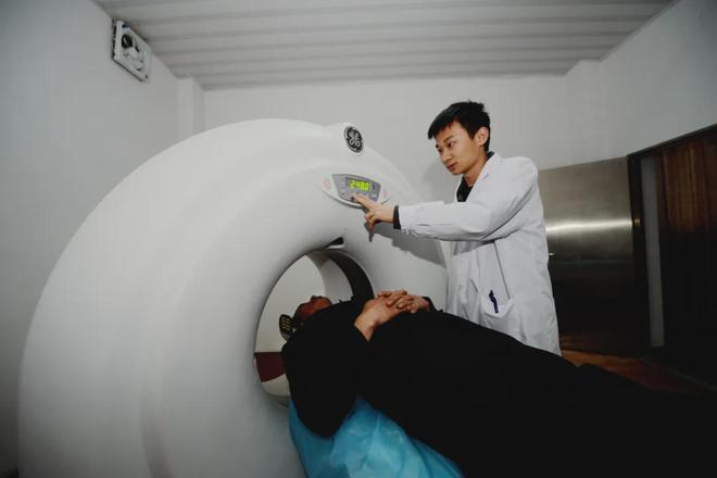 【头条】阀门兴镇铸底气城乡焕新提品质——专访英都镇党委副书记、镇长黄宗权(图8)