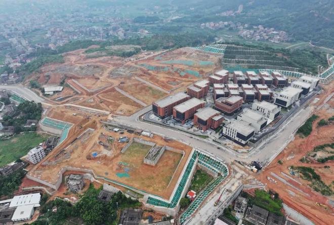 【头条】阀门兴镇铸底气城乡焕新提品质——专访英都镇党委副书记、镇长黄宗权(图4)