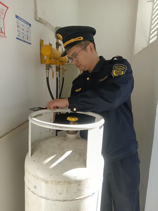 守护万家烟火黄陂蔡家榨街启动燃气安全宣传月活动(图3)