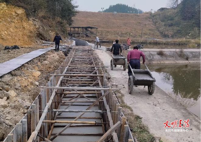 耒阳：重修红旗水库灌溉渠道(图2)