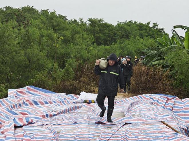 互助身影里的防汛硬仗：广东持续暴雨下的凡人星火与基层力量(图5)