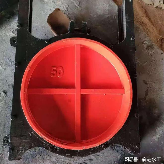 钢制闸门厂家实力推荐：水利工程设备选型参考指南(图1)