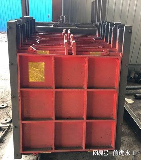 钢制闸门厂家实力推荐：水利工程设备选型参考指南(图2)