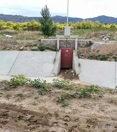 太阳能智能一体化闸门厂家-手机远程控制+自动水位联动(图2)